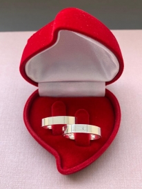 Aliança de prata reta anatômica 4mm