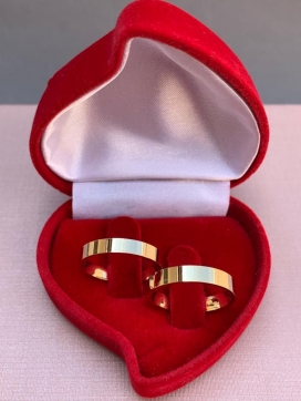 Par de aliança de ouro 18k reto reto 4mm