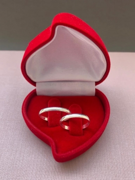 Par de aliança de prata abaulada anatômica 2mm