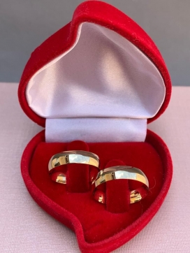Par de aliança de ouro 18k reto abaulado 5mm