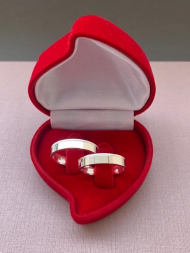 Par de aliança de prata unisex reta anatômica canto fosco 4mm